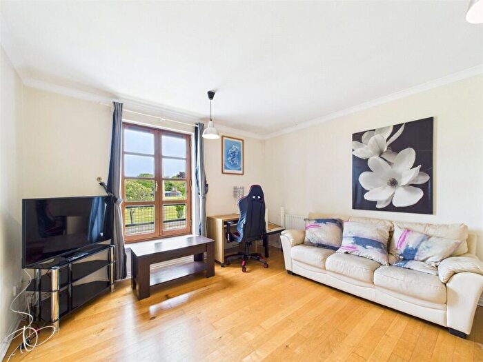 2 Bedroom Apartment To Rent In Lanark Road, Juniper Green, Edinburgh, EH14