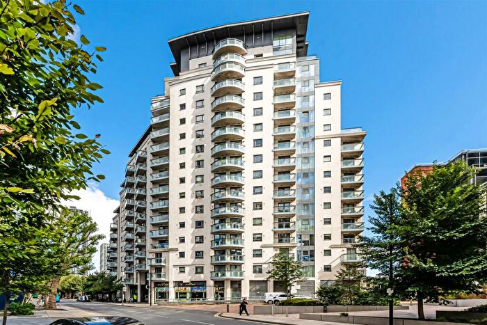 1 Bedroom Apartment To Rent In City Tower, Limeharbour, London, E14