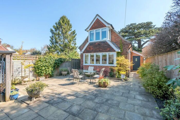 3 Bedroom Detached House For Sale In Southbrook Road, Chichester, PO18