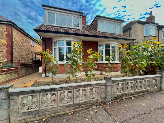 2 Bedroom Detached House To Rent In Hillcrest Road, London, E17