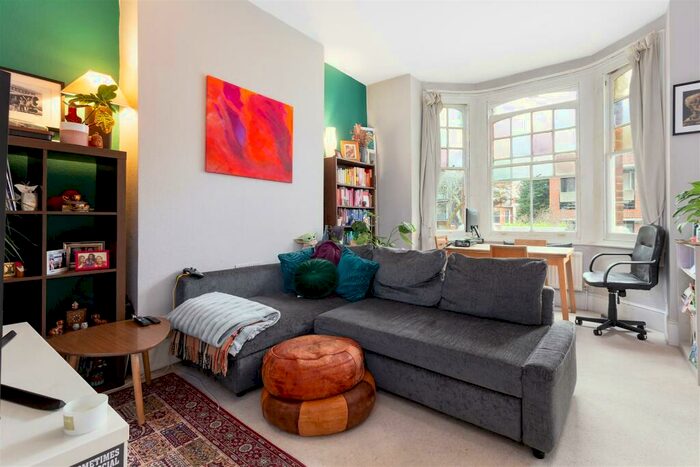 2 Bedroom Flat To Rent In Mazenod Avenue, West Hampstead, NW6