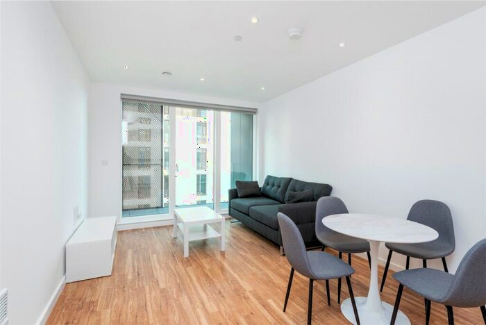 2 Bedroom Flat For Sale In Chatham Waters, South House, Gillingham Gate Road, Gillingham, ME4