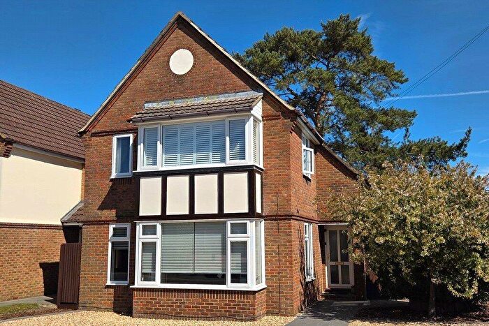 5 Bedroom Detached House For Sale In St. Georges Road, Badshot Lea, Farnham, Surrey, GU9