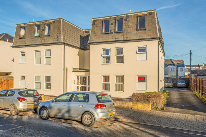 1 Bedroom Apartment To Rent In Knapp Road, Cheltenham, GL50