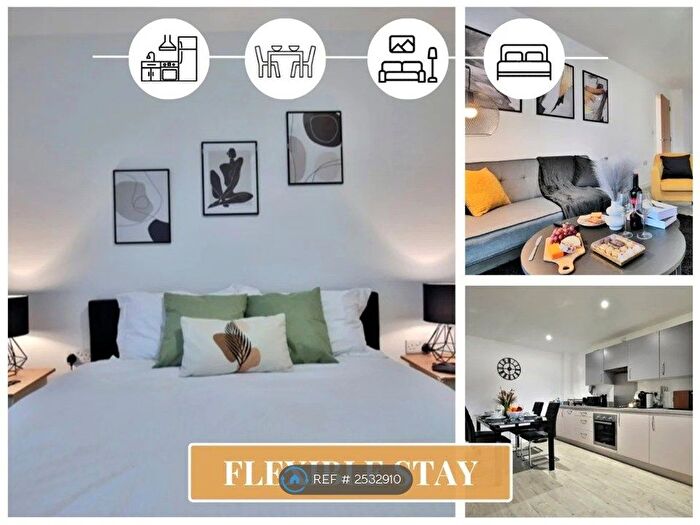 2 Bedroom Flat To Rent In Furness Quay, Manchester, M50