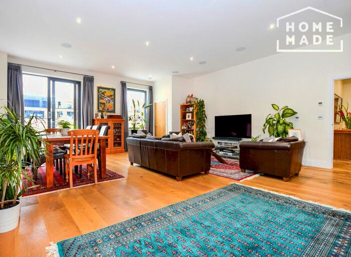 3 Bedroom Flat To Rent In Eliza House, Southwark, SE1