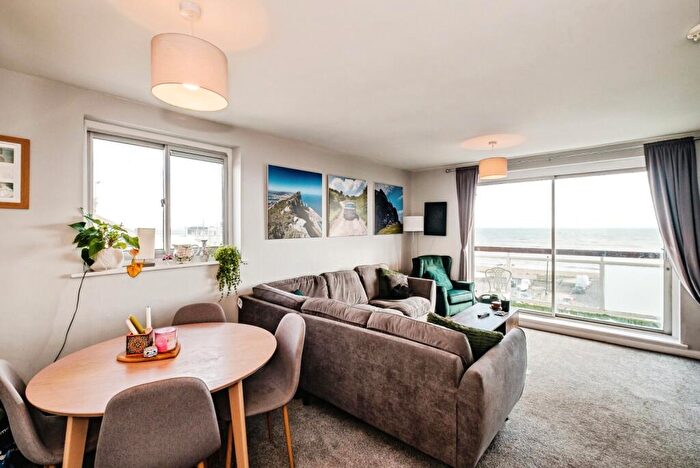 3 Bedroom Flat For Sale In Brighton Road, Worthing, West Sussex, BN11