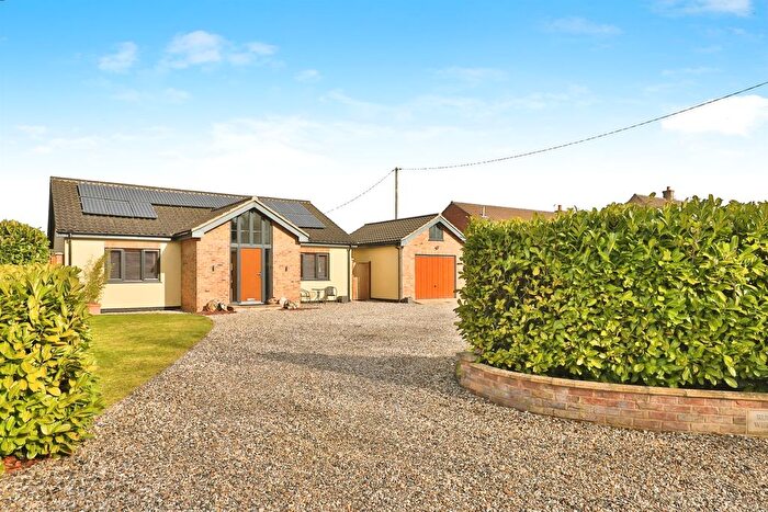 3 Bedroom Detached Bungalow For Sale In Low Street, Ketteringham, Wymondham, NR18