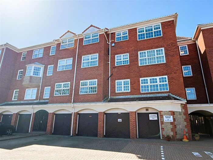 2 Bedroom Flat For Sale In Rockcliffe, South Shields, NE33