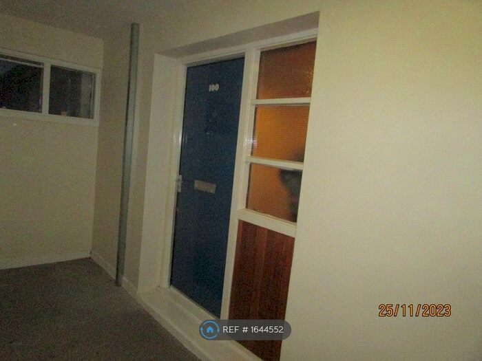 2 Bedroom Flat To Rent In Paterson Avenue, Irvine, KA12