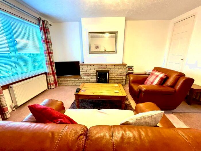 2 Bedroom Flat To Rent In Quarryknowe Street, Clydebank, West Dunbartonshire, G81