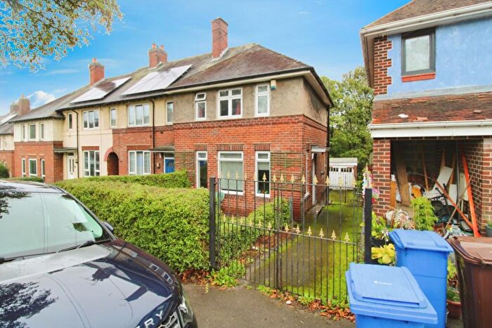 3 Bedroom End Of Terrace House To Rent In Woolley Wood Road, Sheffield, South Yorkshire, S5