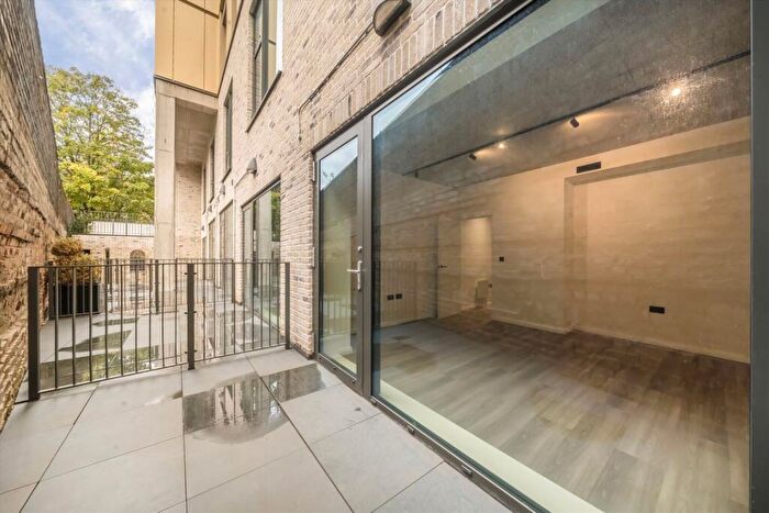 2 Bedroom Flat For Sale In Maryland Point, Stratford, E15