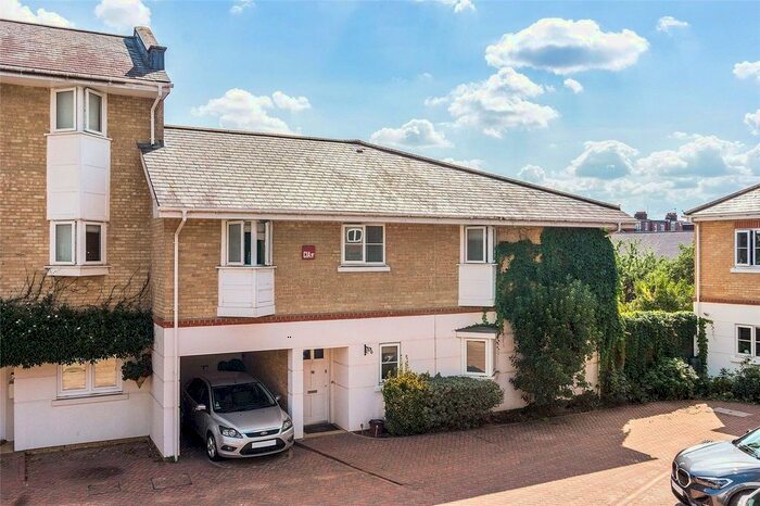 3 Bedroom Semi-Detached House To Rent In Alba Mews, Revelstoke Road, London, SW18