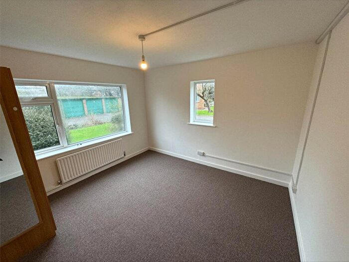 2 Bedroom Apartment To Rent In Stowe Avenue, West Bridgford, Nottingham, NG2