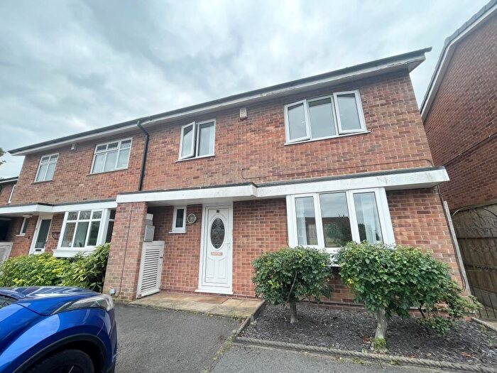 3 Bedroom Town House To Rent In Wilfrid Grove, West Bridgford, NG2