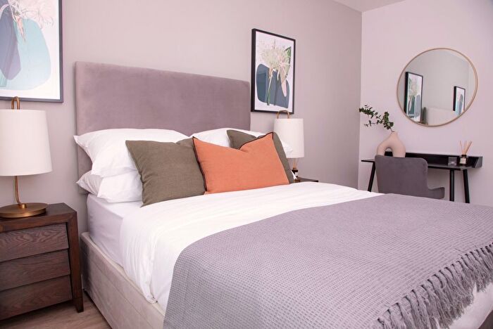 1 Bedroom Flat To Rent In Old Market Place, Farnham, GU9