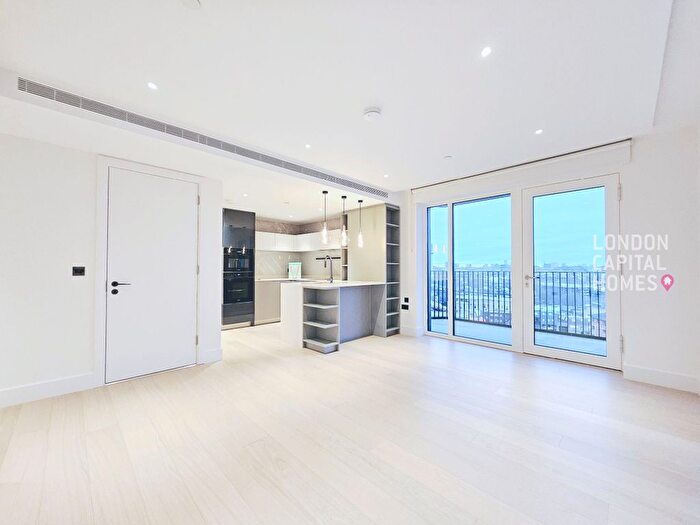 2 Bedroom Flat To Rent In Reflection Apartments, Cascade Way, London, W12