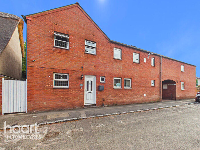 3 Bedroom Semi-Detached House For Sale In Vicarage Road, Milton Keynes, MK13