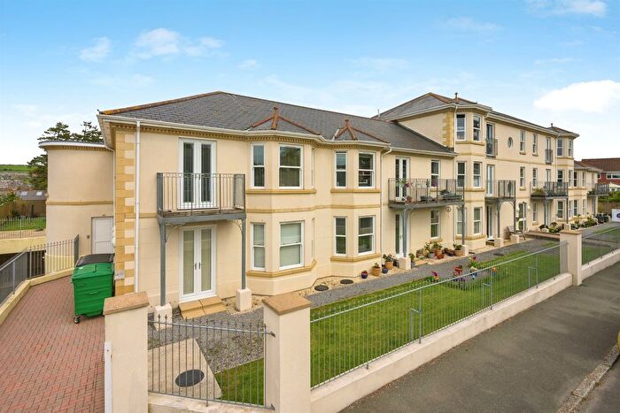 2 Bedroom Flat For Sale In Ridge Park Road, Plymouth, PL7