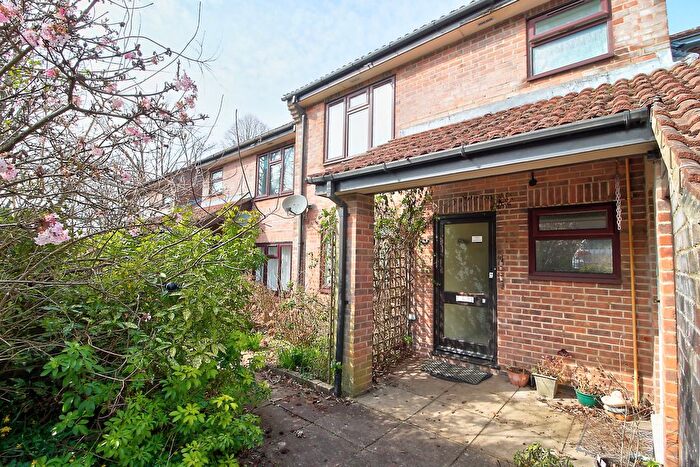 1 Bedroom Flat For Sale In Neuvic Way, Whitchurch, RG28