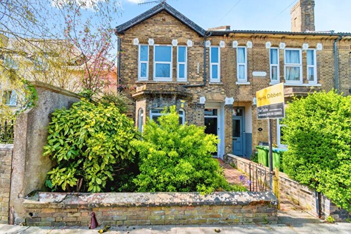 5 Bedroom End Of Terrace House For Sale In Carlton Road, Southampton, Hampshire, SO15