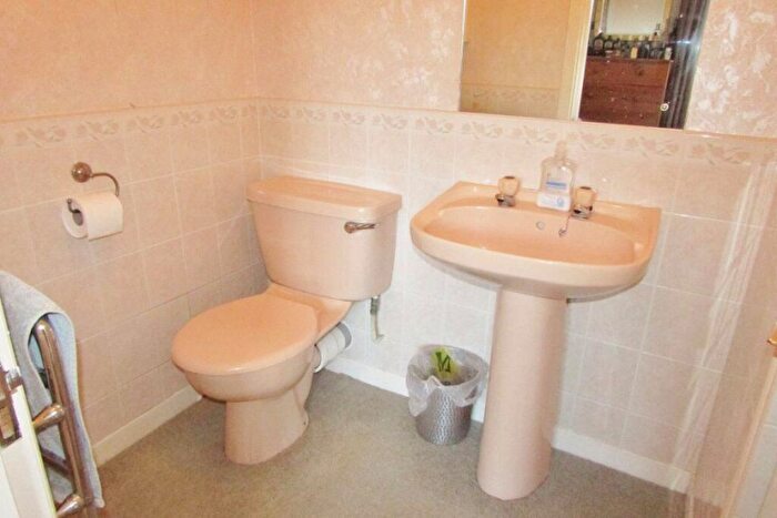 2 Bedroom Flat To Rent In Bed Furnished At Brisbane Court, Giffnock, ., G46