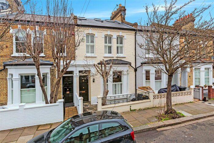 4 Bedroom Flat To Rent In Letterstone Road, London, SW6