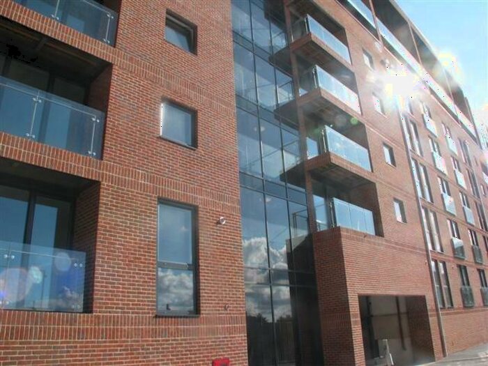 2 Bedroom Apartment To Rent In Tabley Street, Liverpool, L1