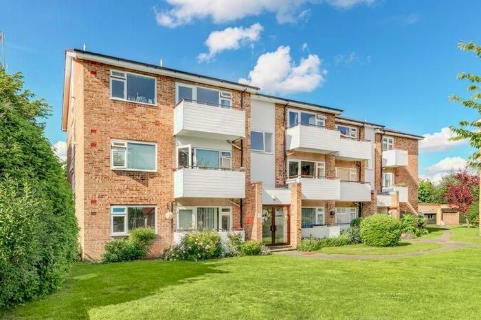 1 Bedroom Flat To Rent In Queens Road, Hersham Surrey, KT12