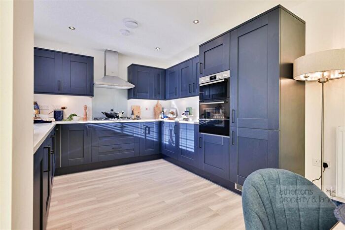 3 Bedroom Semi Detached House For Sale In Meadow View Close, Worsthorne, Burnley, BB10