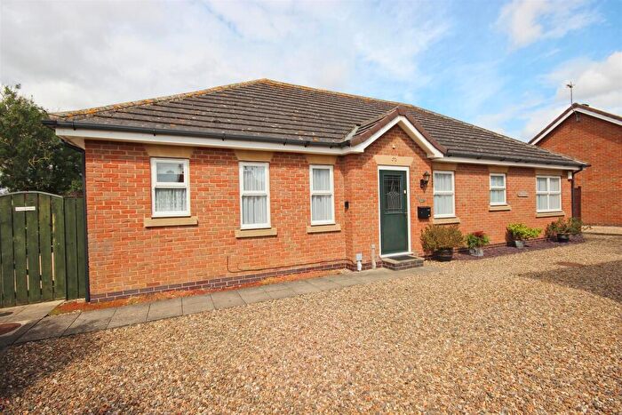 3 Bedroom Detached Bungalow For Sale In Carr Lane, Leven, HU17