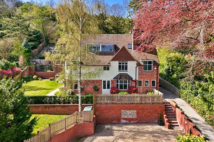 6 Bedroom Detached House For Sale In Yew Trees, Streatley On Thames, RG8