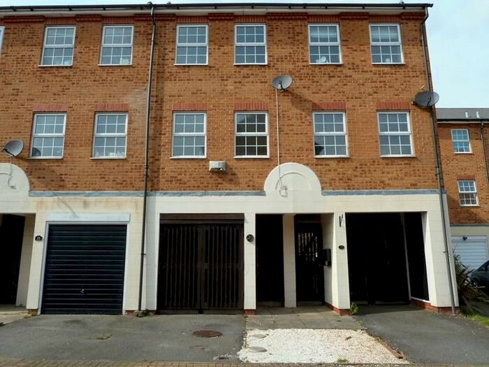 1 Bedroom House To Rent In Oakleigh Close, Swanley, BR8