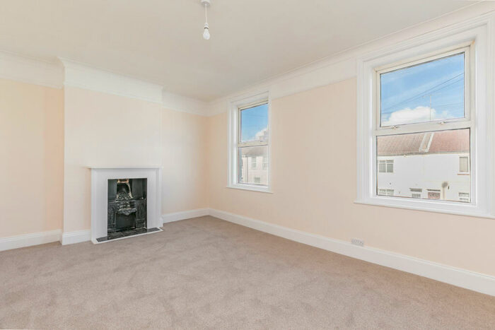 2 Bedroom House To Rent In Newland Road, Worthing, BN11