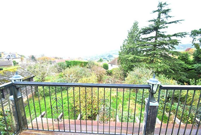 4 Bedroom Detached House For Sale In Cleeve Hill, Cheltenham, GL52