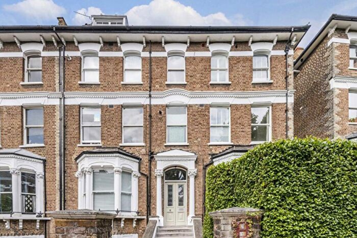 1 Bedroom Flat To Rent In South Hill Park Gardens, London, NW3