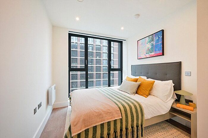 3 Bedroom Flat To Rent In Uncle Leeds, Uncle Leeds, LS12