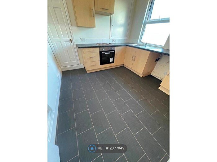 Studio To Rent In Oldham Street, Hyde, SK14