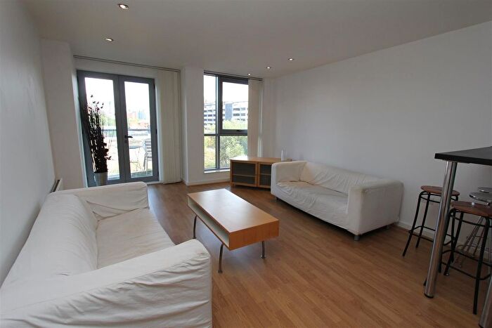 1 Bedroom Flat To Rent In Beringa, City Island, LS12