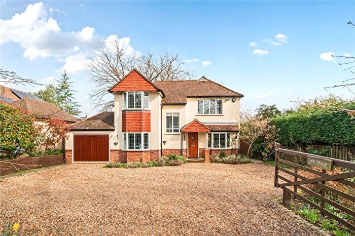 4 Bedroom Detached House For Sale In Faris Lane, Woodham, KT15