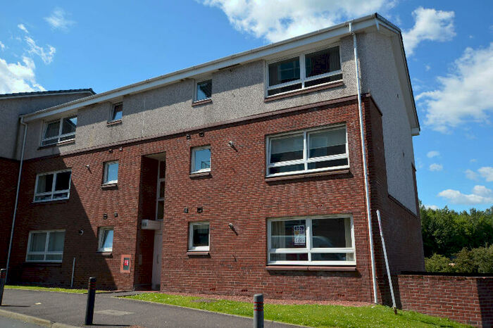 2 Bedroom Flat To Rent In Eaglesham Court, Hairmyres, East Kilbride, South Lanarkshire, G75