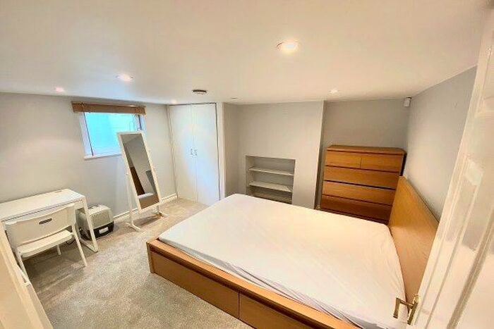 4 Bedroom Property To Rent In Dunalley Parade, Cheltenham GL50