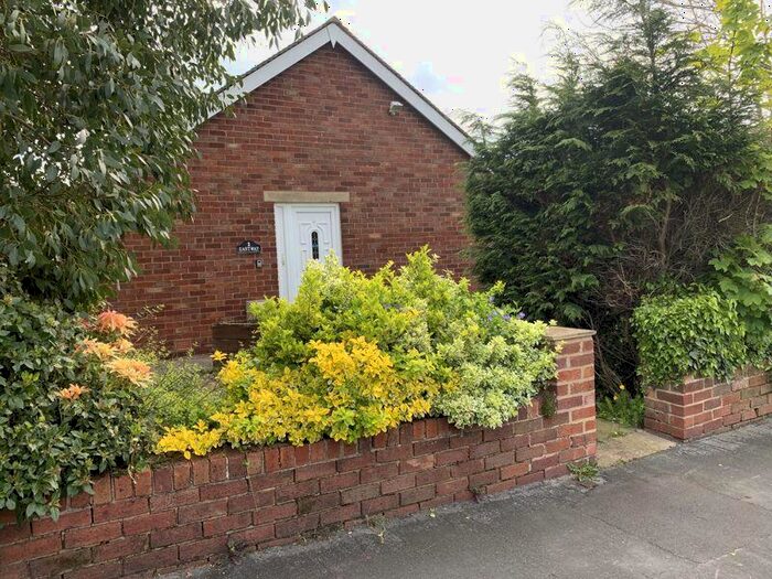 2 Bedroom Semi-Detached Bungalow For Sale In Eastway, Freckleton, Preston, PR4