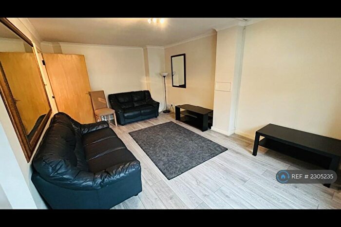 1 Bedroom Flat To Rent In The Highway, London, E1W