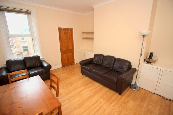 3 Bedroom Flat To Rent In Tavistock Road, Jesmond, Newcastle Upon Tyne, NE2