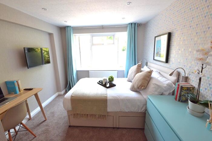 Studio To Rent In Ketton Close, Luton, Bedfordshire, LU2