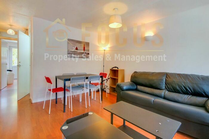 4 Bedroom Terraced House To Rent In Waldale Drive, Leicester, LE2