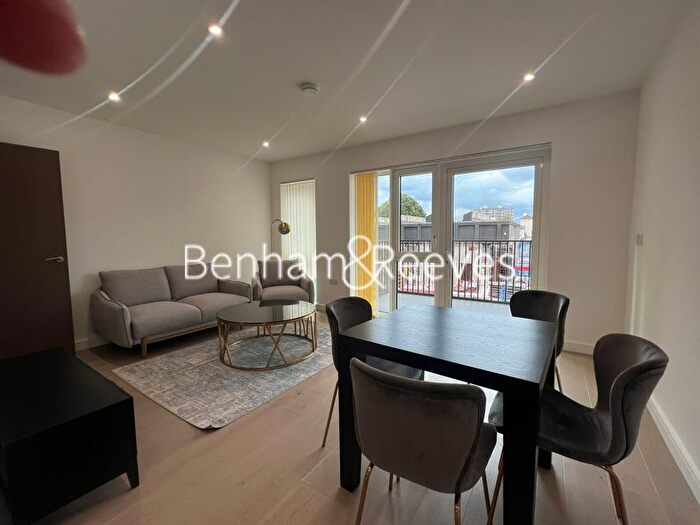 1 Bedroom Flat To Rent In Holland House, Parrs Way, W6