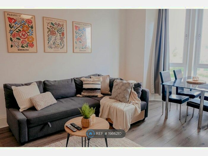 2 Bedroom Flat To Rent In Minard Road, Glasgow, G41